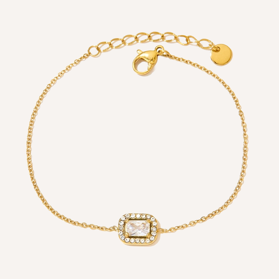 Elegantes feines gold Armband mit einem dünnen Kettchen und Rechteckigem Zirkonia mit Halo.